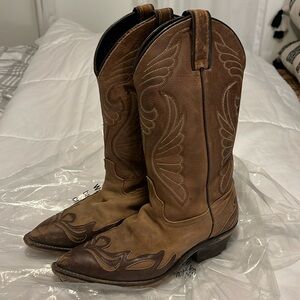 Cowgirl boots, cowboy boots